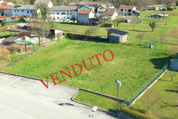 Terreno edificabile , 1400 mq , già urbanizzato